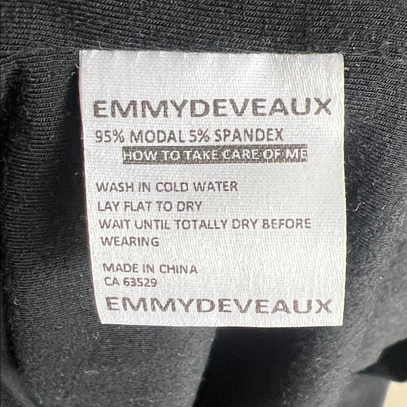 Emmy Deveaux The Long Hoodie - Picture 13 of 16